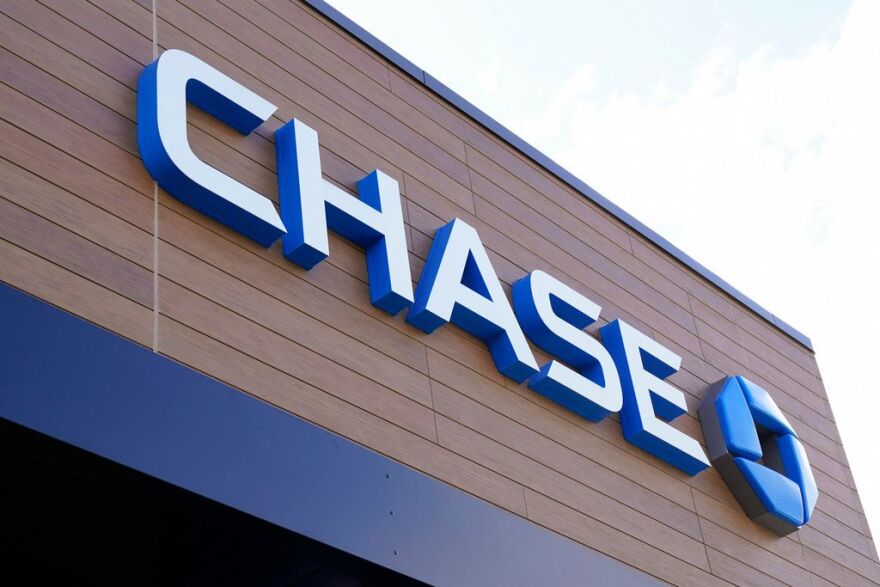 Chase Bank Online Review 2025 – Features & Fees Compared